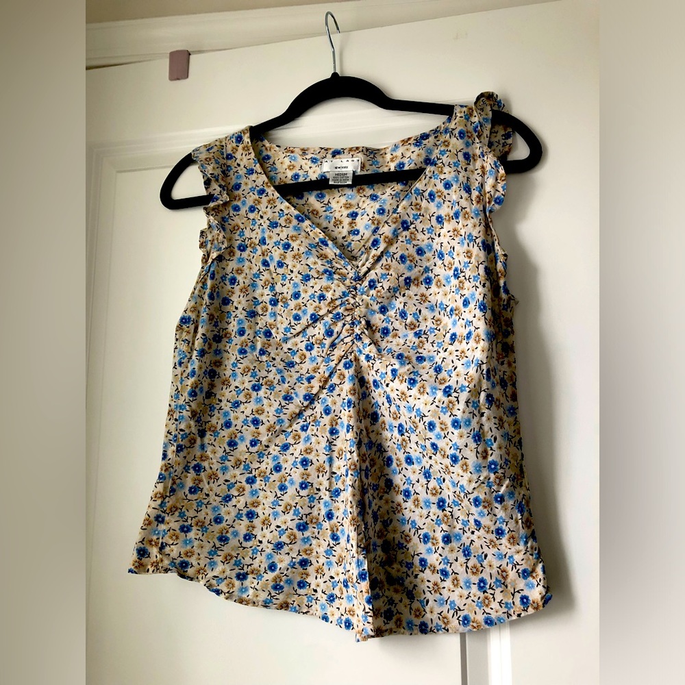 Women or junior blouse size small